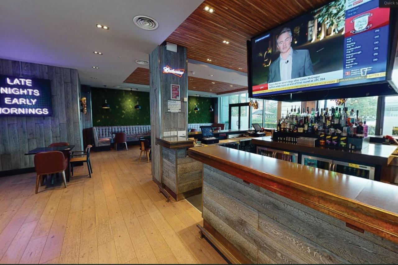 Village Hotel Manchester Ashton Exterior photo