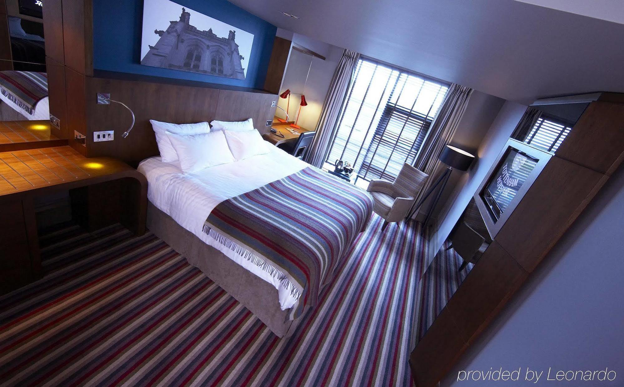 Village Hotel Manchester Ashton Room photo